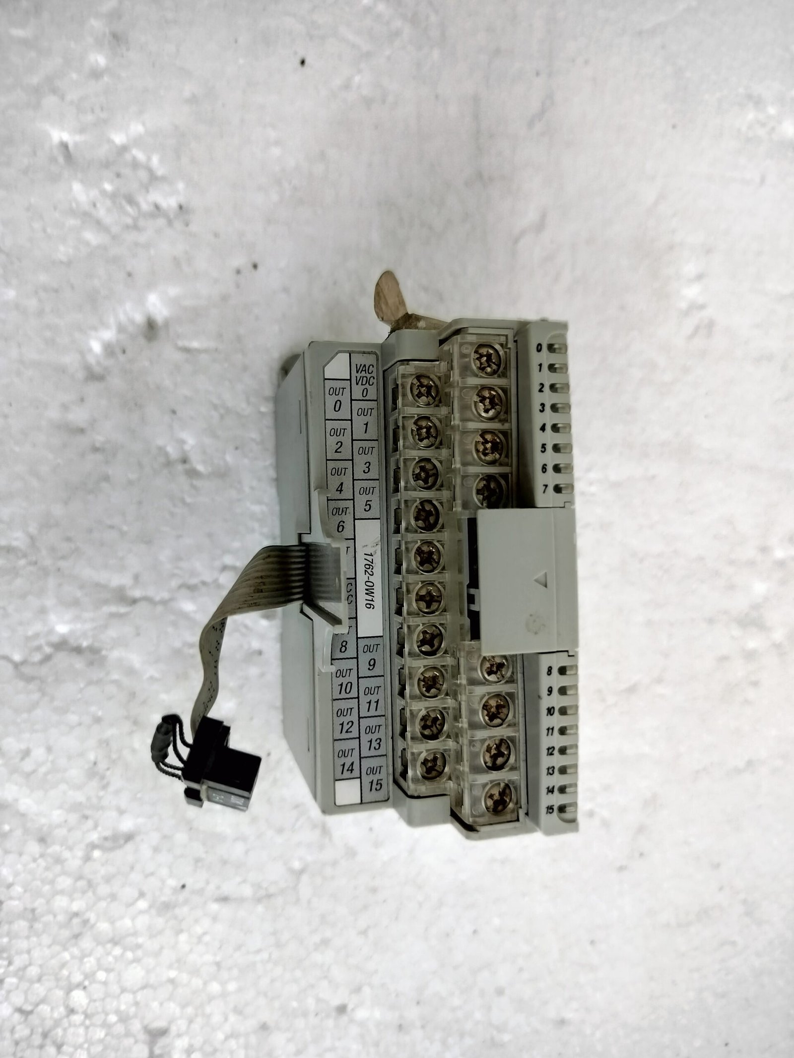 Allen-bradley 1762-ow16 16 Point Relay Output Module