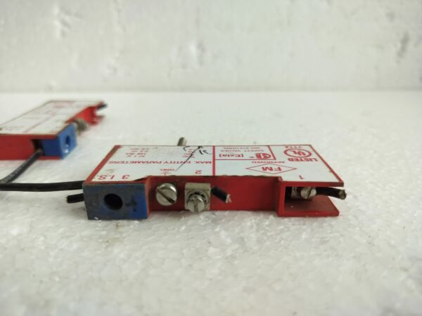 Gems Sensors Inc. P/N: 113000 Zener Barrier Max. Safe Area Volt: 250 V